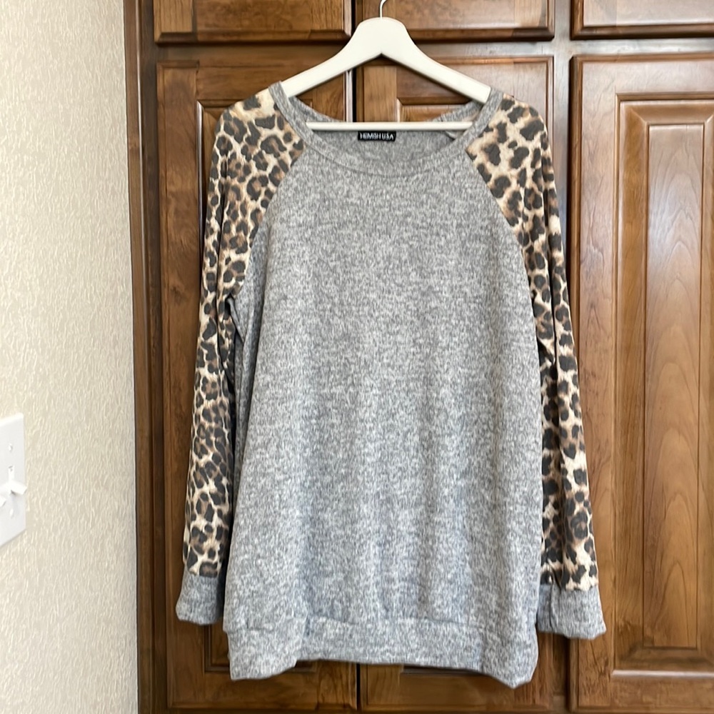 Heimish USA Cheetah Print Top Shirt Size L